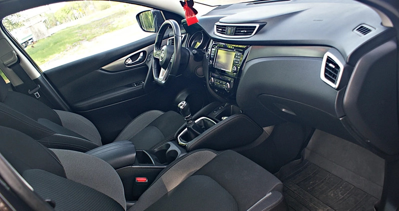 Nissan Qashqai cena 69900 przebieg: 135500, rok produkcji 2018 z Sierpc małe 781